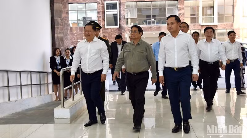 Thủ tướng Phạm Minh Chính thăm khu nhà ở xã hội tại phường Quỳnh Lâm, Thành phố Hòa Bình. Thủ tướng Phạm Minh Chính thăm khu nhà ở xã hội tại phường Quỳnh Lâm, Thành phố Hòa Bình.