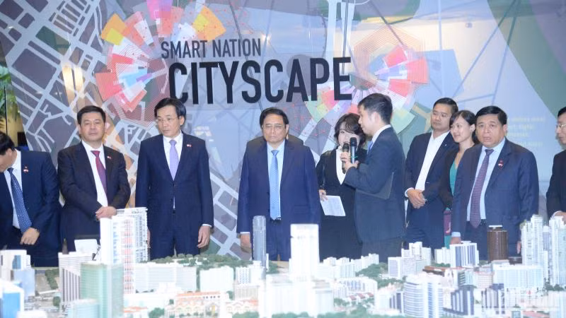 Thủ tướng Phạm Minh Chính thăm Triển lãm quy hoạch quốc gia thông minh Singapore.