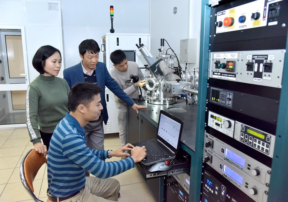 Hoạt động nghiên cứu khoa học tại Đại học Bách khoa Hà Nội. Ảnh: Anh Sơn