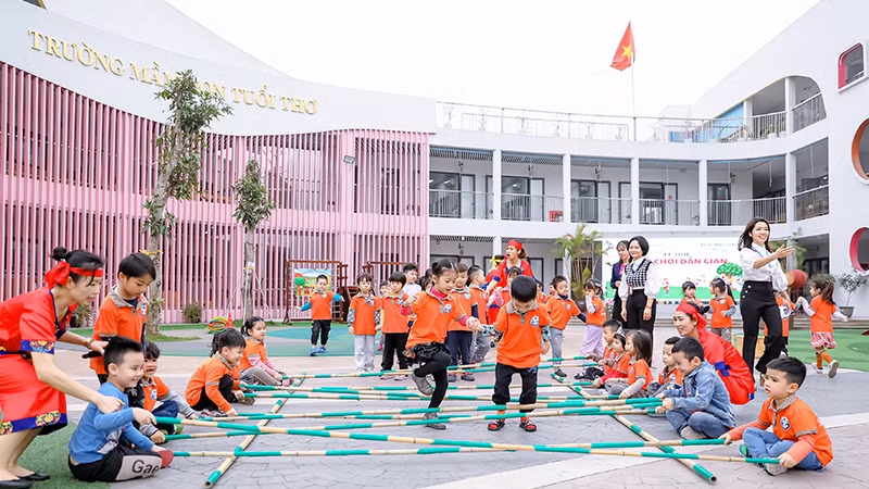 Trường mầm non Tuổi thơ (quận Hoàng Mai) sau khi được đầu tư hơn 100 tỷ đồng xây mới đã được công nhận là trường đạt chuẩn quốc gia.