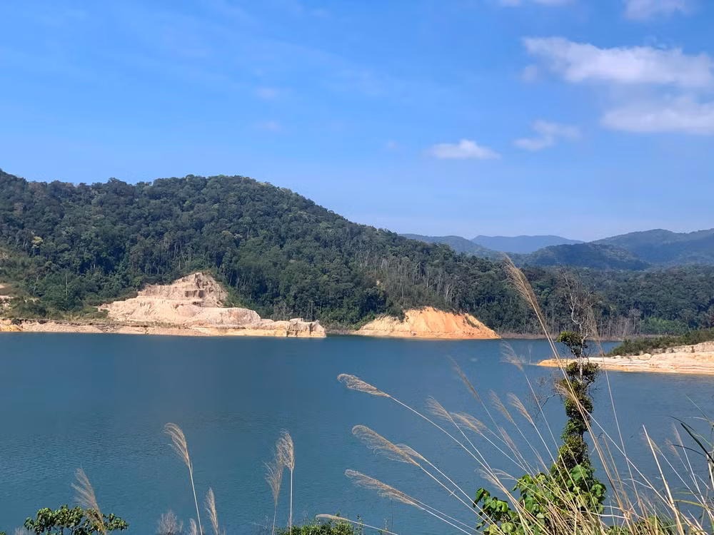 Nơi kỳ diệu sông cũng tĩnh như hồ