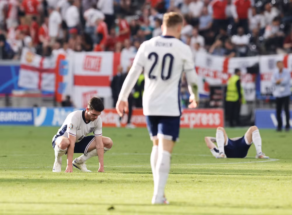Các cầu thủ Anh tràn ngập thất vọng sau trận hòa Đan Mạch 1-1. (Ảnh: Getty) Các cầu thủ Anh tràn ngập thất vọng sau trận hòa Đan Mạch 1-1. (Ảnh: Getty)