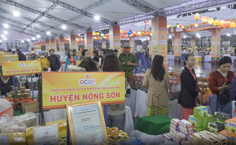 Gần 100 gian hàng tham gia triển lãm thành tựu sản phẩm OCOP Quảng Nam
