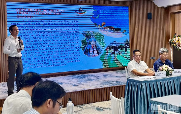 Các đại biểu đề xuất nhiều giải pháp phát triển du lịch đêm. Các đại biểu đề xuất nhiều giải pháp phát triển du lịch đêm.
