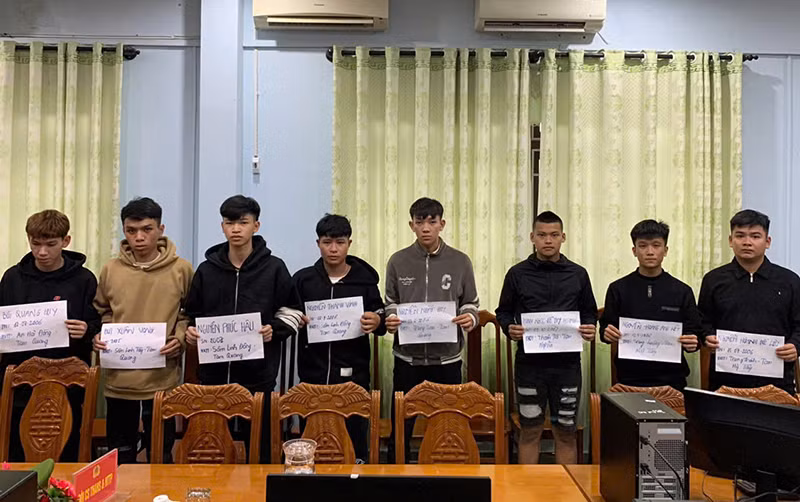 8 đối tượng bị bắt tạm giam.