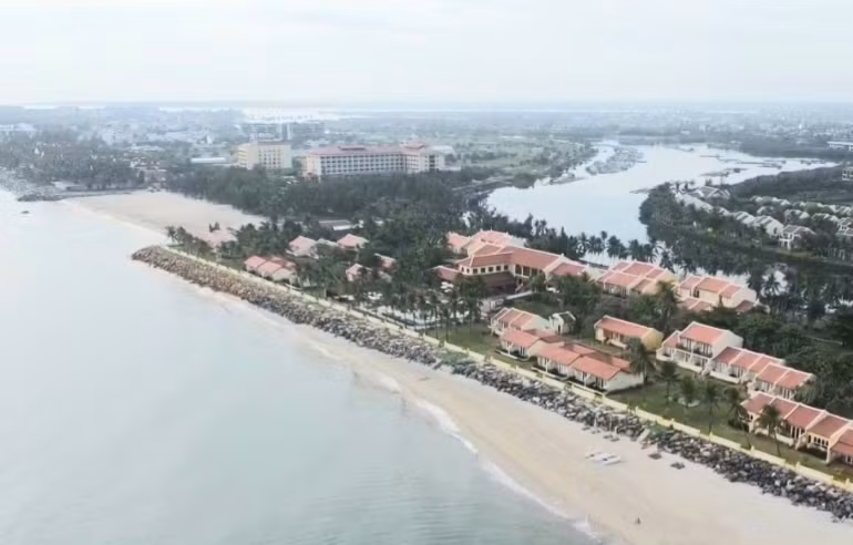 Hơn 982 tỷ đồng chống xói lở và bảo vệ bền vững bờ biển Hội An.