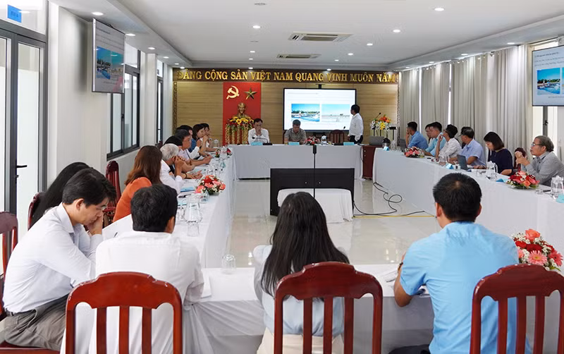 Quang cảnh hội thảo khoa học “Nghiên cứu đa dạng sinh học khu vực biển ven bờ xã Tam Hải, Núi Thành, Quảng Nam”.