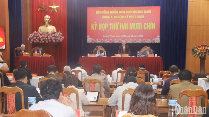 Quang cảnh kỳ họp thứ 29, Hội đồng nhân dân tỉnh Quảng Nam. 