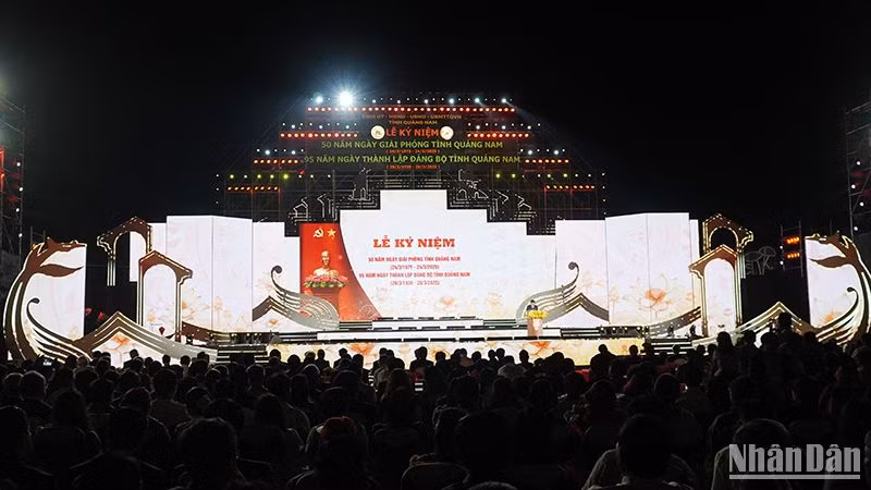 Quang cảnh buổi lễ kỷ niệm.