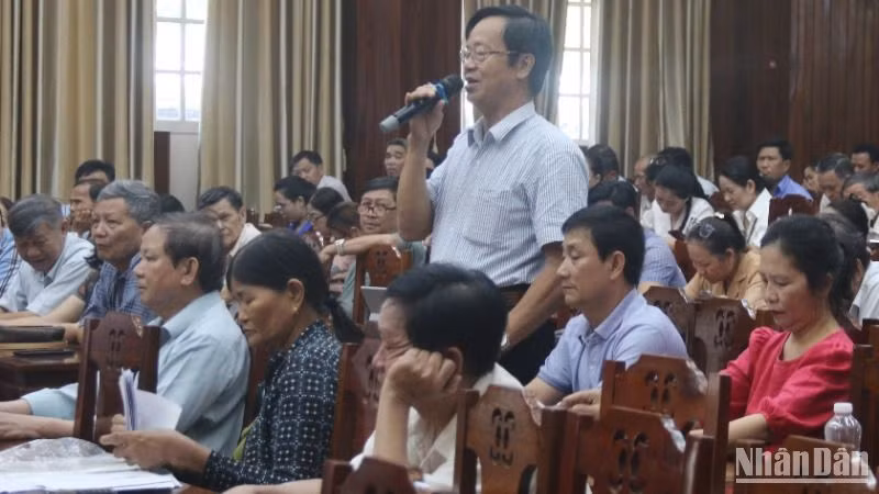 Cử tri Trần Văn Tương trú tại phường Tân Thạnh, thành phố Tam Kỳ (Quảng Nam) đề nghị Trung ương xem xét, đầu tư mở rộng Quốc lộ IA qua tỉnh Quảng Nam.