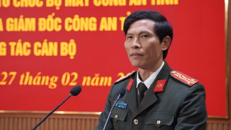Đại tá Ngô Thanh Bình, Giám đốc Công an tỉnh Điện Biên giao nhiệm vụ cho các đơn vị tiếp nhận các nhiệm vụ quản lý nhà nước từ các sở, ngành.