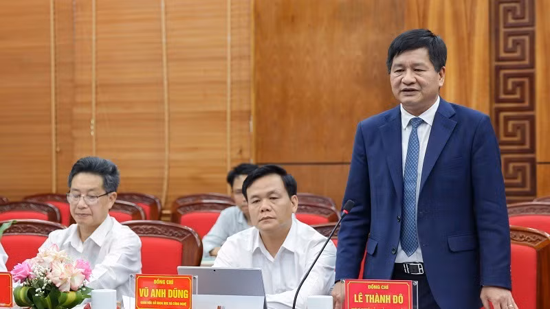 Đồng chí Lê Thành Đô, Chủ tịch Ủy ban nhân dân tỉnh Điện Biên, phát biểu tại buổi thỏa thuận các nội dung hợp tác giữa tỉnh Điện Biên và Đại học Bách Khoa Hà Nội, trong giai đoạn 2025-2030.