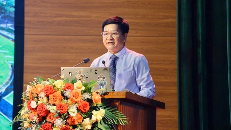 Đồng chí Lê Thành Đô, Chủ tịch Ủy ban nhân dân tỉnh Điện Biên phát động phong trào "Bình dân học vụ số" trong tỉnh Điện Biên.