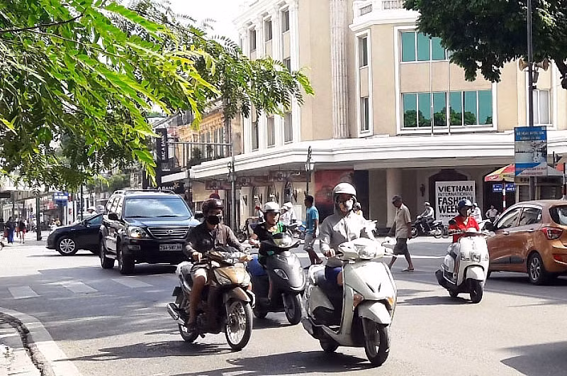 Khu vực Hà Nội nắng nóng, nhiệt độ cao nhất có nơi hơn 36 độ C. (Ảnh minh họa)