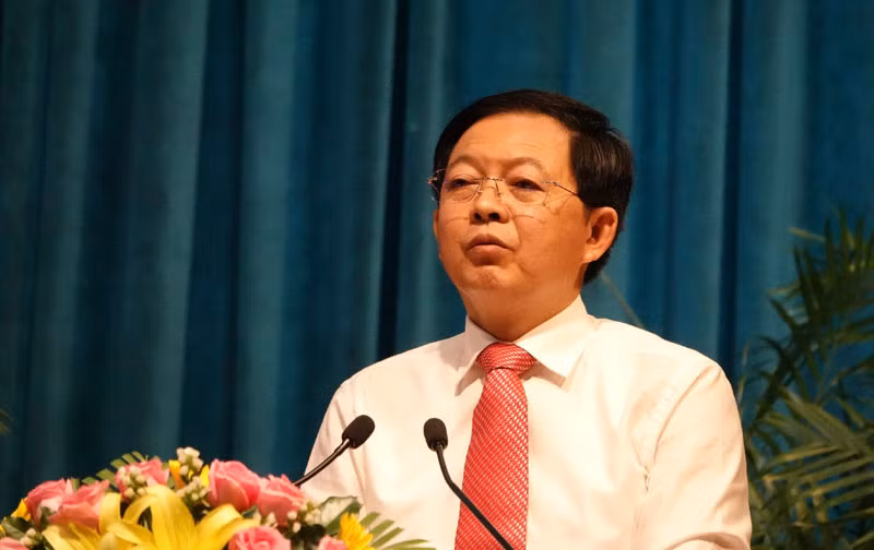 Đồng chí Hồ Quốc Dũng, Ủy viên Trung ương Đảng, Bí thư Tỉnh ủy, Chủ tịch Hội đồng nhân dân tỉnh Bình Định phát biểu tại Hội nghị. Đồng chí Hồ Quốc Dũng, Ủy viên Trung ương Đảng, Bí thư Tỉnh ủy, Chủ tịch Hội đồng nhân dân tỉnh Bình Định phát biểu tại Hội nghị.