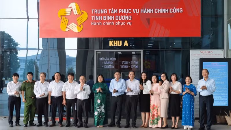 Trung tâm Phục vụ hành chính công một cấp tỉnh Bình Dương. 
