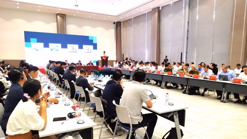 Hơn 100 doanh nghiệp Hàn Quốc hoạt động tại Bình Dương tham dự buổi gặp gỡ, đối thoại.