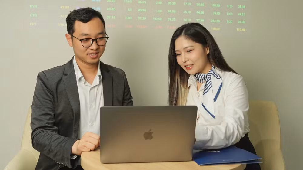 Nhà đầu tư có nhiều lựa chọn đầu tư với các sản phẩm chứng khoán phái sinh nâng cao. Nhà đầu tư có nhiều lựa chọn đầu tư với các sản phẩm chứng khoán phái sinh nâng cao.