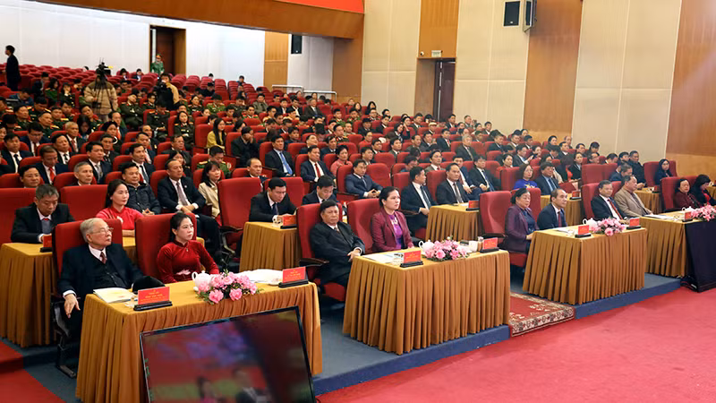 Các đại biểu tham dự chương trình. Các đại biểu tham dự chương trình.