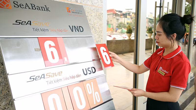 Hiện lãi suất VND thấp hơn so với lãi suất USD trên thị trường liên ngân hàng.