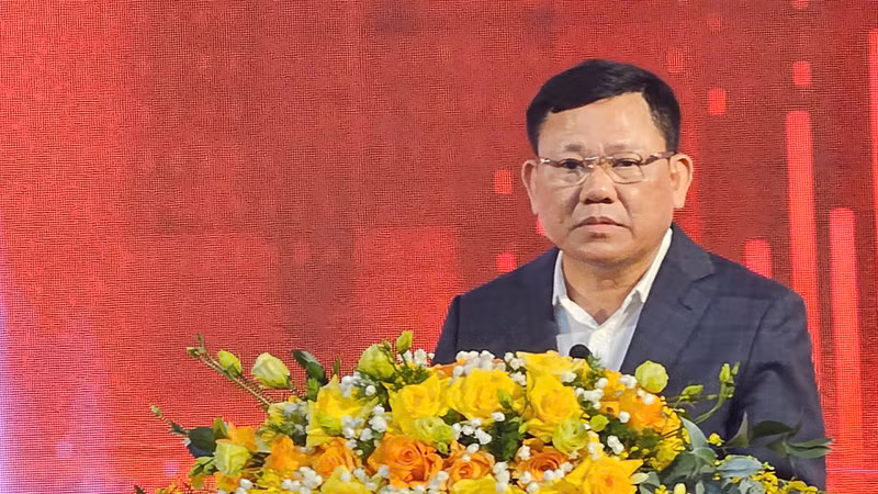 Lãnh đạo tỉnh Thanh Hóa trao đổi, phát biểu tại diễn đàn.