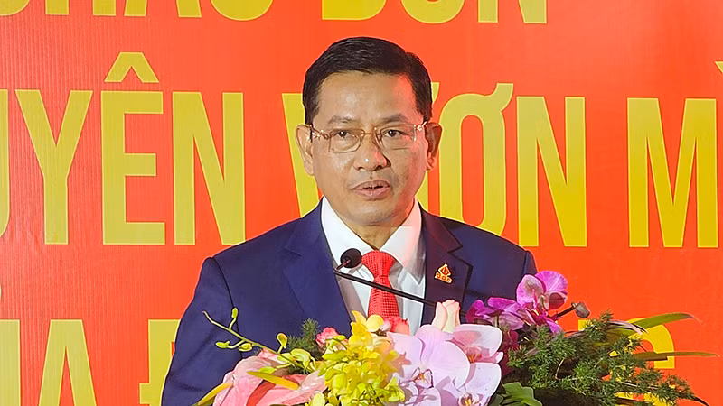 Lãnh đạo Tập đoàn Đại Dũng phát biểu tại lễ khánh thành nhà máy giai đoạn 1. Lãnh đạo Tập đoàn Đại Dũng phát biểu tại lễ khánh thành nhà máy giai đoạn 1.