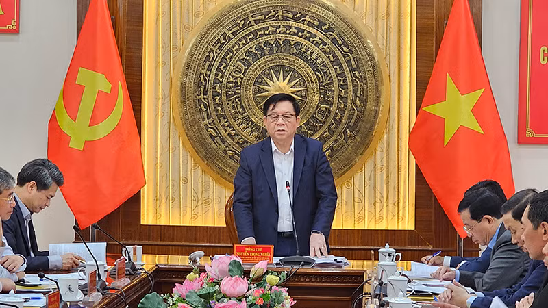 Đồng chí Nguyễn Trọng Nghĩa, Trưởng đoàn kiểm tra phát biểu tại buổi làm việc.