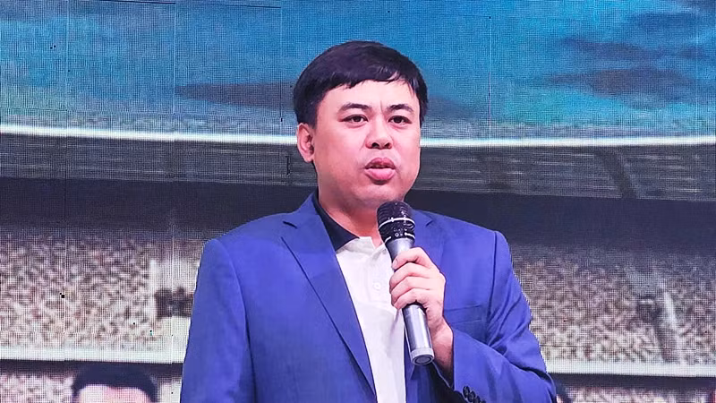 Ông Cao Hoàng Đức phát biểu tại lễ ra mắt tân Huấn luyện viên trưởng Câu lạc bộ bóng đá Đông Á Thanh Hóa.