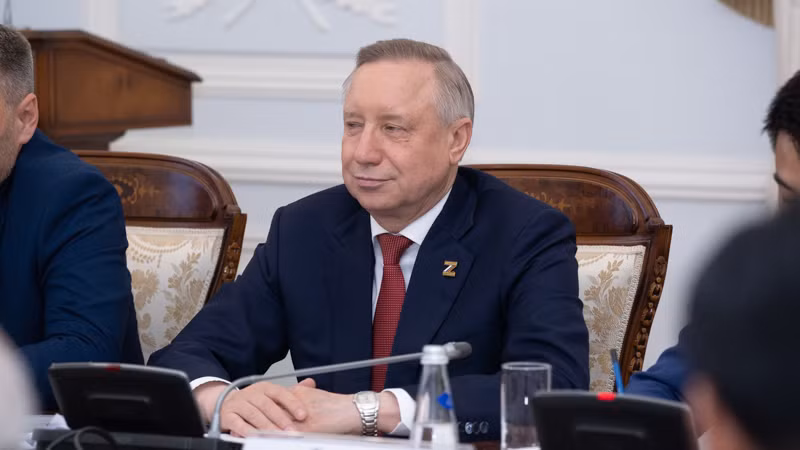 Thống đốc Saint Petersburg Alexander Beglov phát biểu ý kiến. (Ảnh: THANH THỂ)