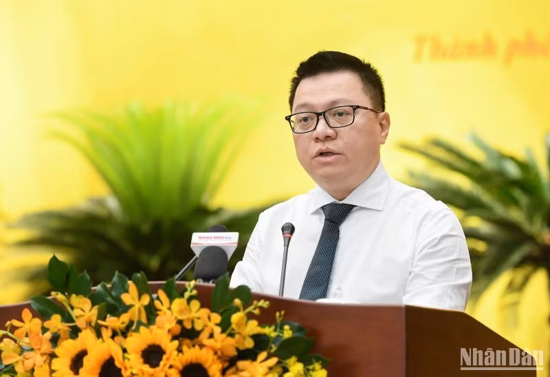 Đồng chí Lê Quốc Minh, Tổng Biên tập Báo Nhân Dân, Phó Trưởng Ban Tuyên giáo Trung ương, Chủ tịch Hội Nhà báo Việt Nam phát biểu tại hội nghị. Đồng chí Lê Quốc Minh, Tổng Biên tập Báo Nhân Dân, Phó Trưởng Ban Tuyên giáo Trung ương, Chủ tịch Hội Nhà báo Việt Nam phát biểu tại hội nghị.