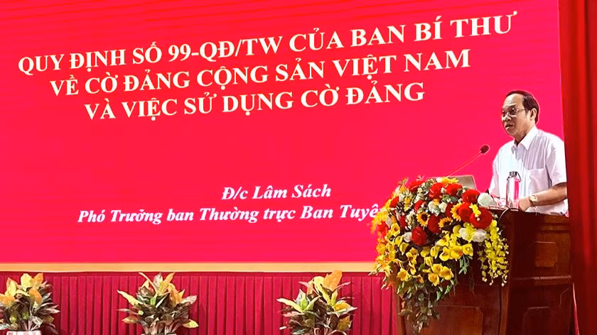 Lãnh đạo Ban Tuyên giáo Tỉnh ủy Sóc Trăng triển khai các quy định mới của Ban Bí thư Trung ương Đảng.