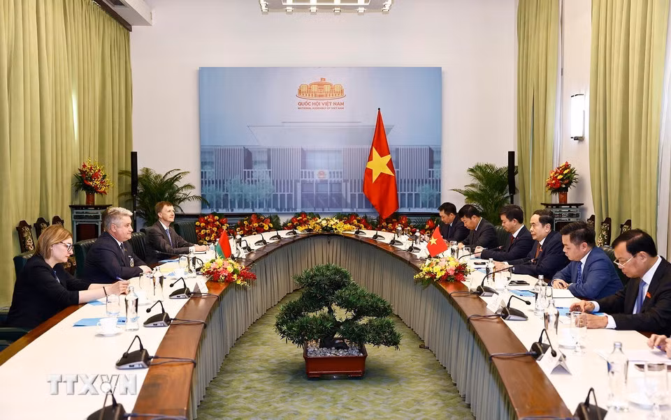 Chủ tịch Quốc hội Trần Thanh Mẫn tiếp Phó Chủ tịch Hạ viện Cộng hòa Belarus Ipatau Vadzim. (Ảnh: Doãn Tấn/TTXVN)