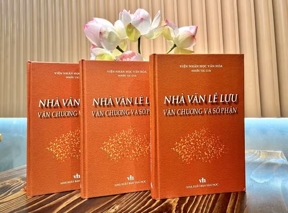 Cuốn sách "Nhà văn Lê Lựu-Văn chương và số phận" Cuốn sách "Nhà văn Lê Lựu-Văn chương và số phận"