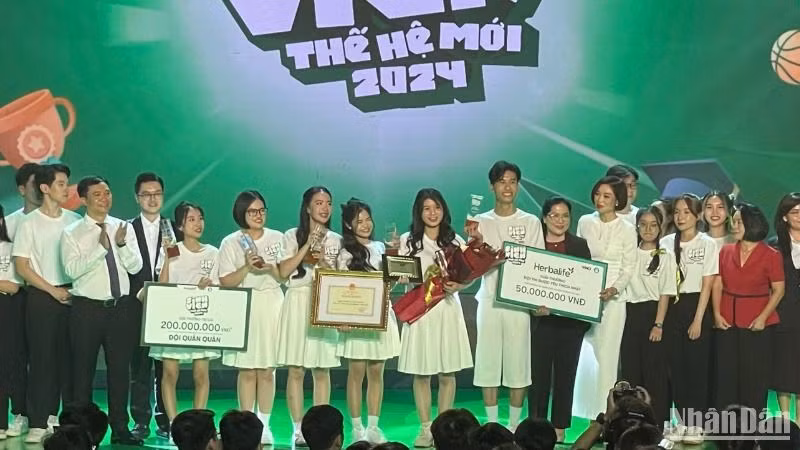 Trường đại học Ngoại ngữ (Đại học Quốc gia Hà Nội) đạt Quán quân Sinh viên thế hệ mới 2024