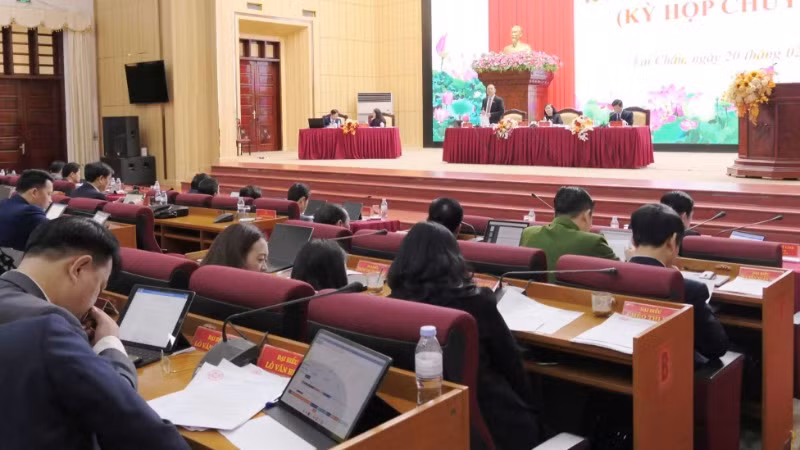 Hội đồng nhân dân tỉnh Lai Châu đã họp và thông qua Nghị quyết hợp nhất, thành lập các cơ quan chuyên môn thuộc Ủy ban nhân dân tỉnh này.