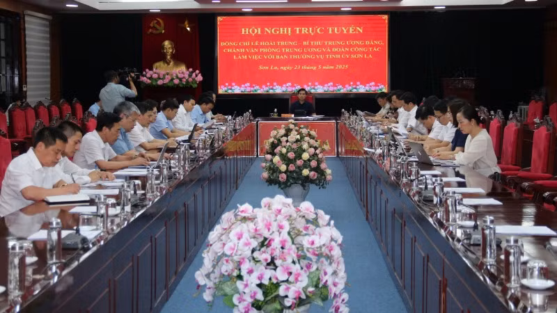 Đoàn công tác làm việc với tỉnh Sơn La. Đoàn công tác làm việc với tỉnh Sơn La.