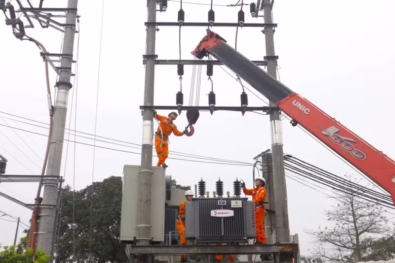 EVNHanoi nỗ lực bảo đảm cung ứng điện ổn định cho Thủ đô trong mùa nắng nóng. (Ảnh: EVNHANOI)
