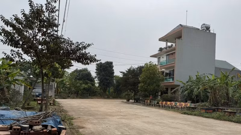 Giá đất tại Việt Trì (Phú Thọ) tăng mạnh, kể cả ở những khu vực còn chưa hiện diện những công trình dịch vụ, hạ tầng. (Ảnh: PMT)