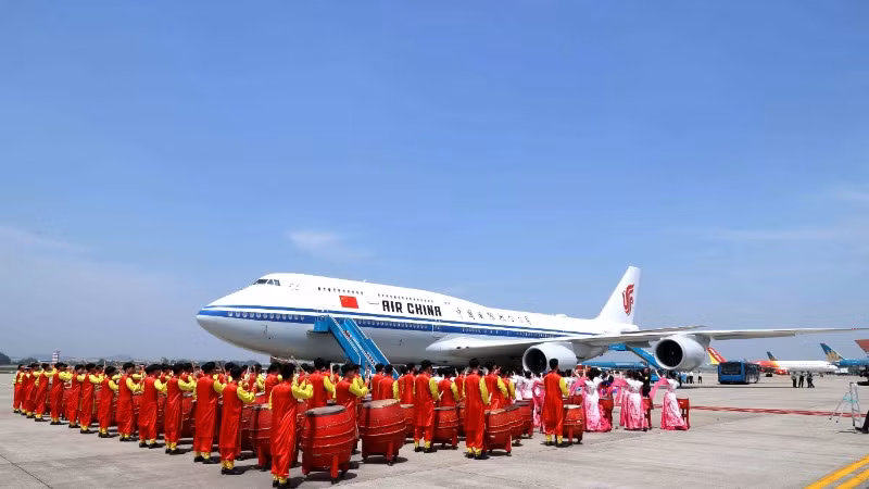 Lễ tiễn Tổng Bí thư, Chủ tịch Trung Quốc Tập Cận Bình tại Sân bay quốc tế Nội Bài. (Ảnh: DOÃN TẤN/TTXVN)