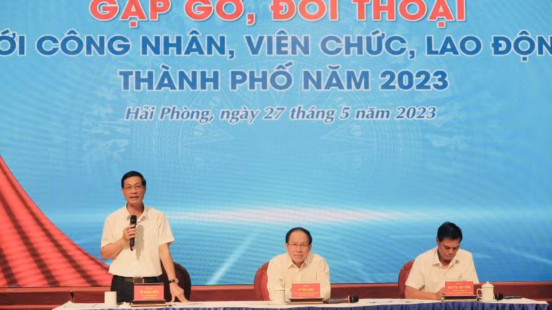 Thường trực Thành ủy Hải Phòng gặp gỡ, đối thoại với công nhân, lao động thành phố.
