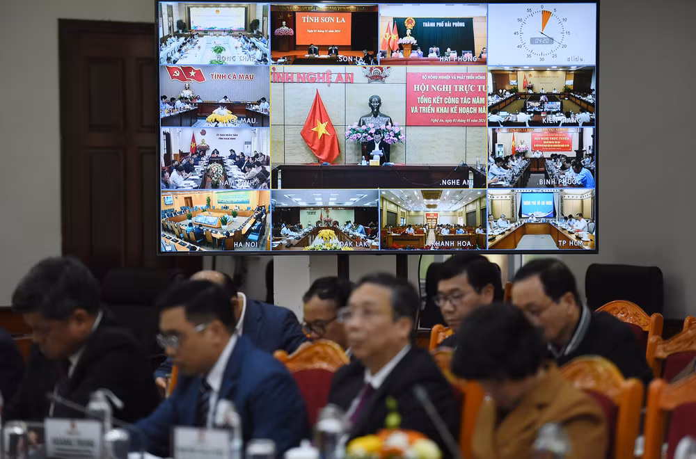 Đại diện lãnh đạo tỉnh Nghệ An phát biểu tại điểm cầu Nghệ An. Đại diện lãnh đạo tỉnh Nghệ An phát biểu tại điểm cầu Nghệ An.