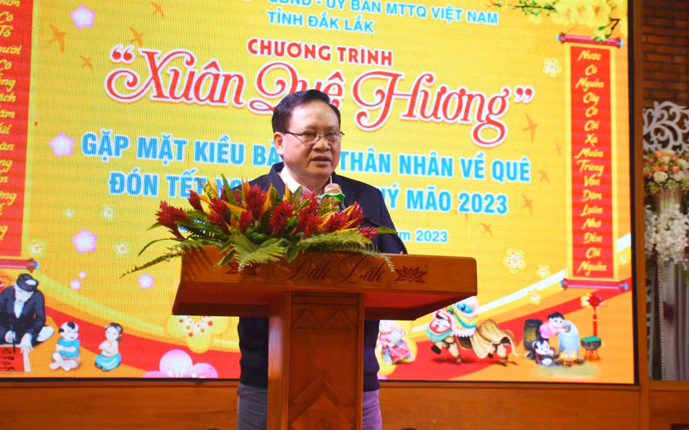 Đại diện kiều bào phát biểu tại chương trình.