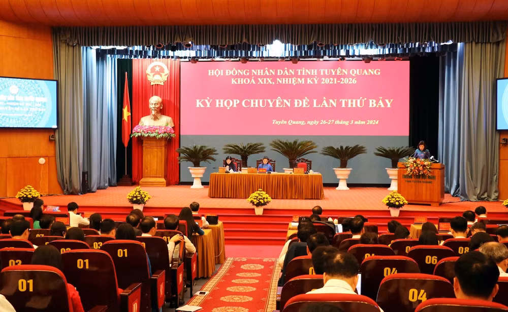 Toàn cảnh kỳ họp Hội đồng nhân dân tỉnh Tuyên Quang.