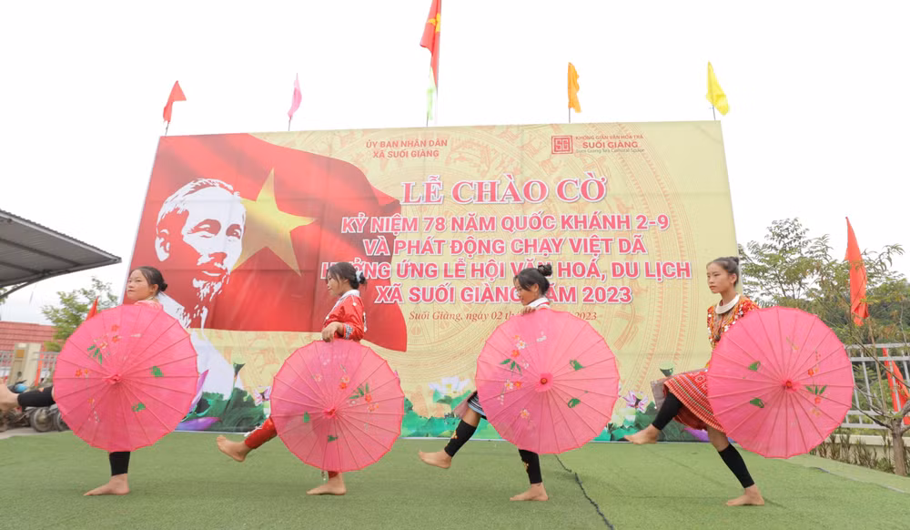 Phát động chạy việt dã “Chinh phục đỉnh mờ sương"