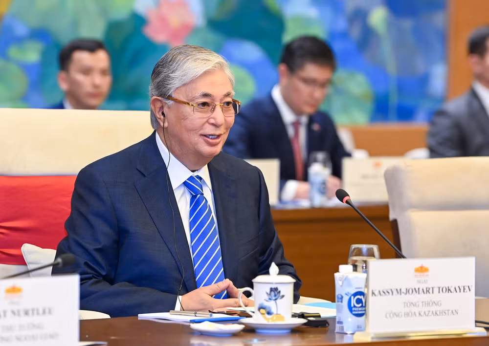 Tổng thống Cộng hòa Kazakhstan Kassym-Jomart Tokayev phát biểu tại buổi hội kiến. (Ảnh Duy Linh)