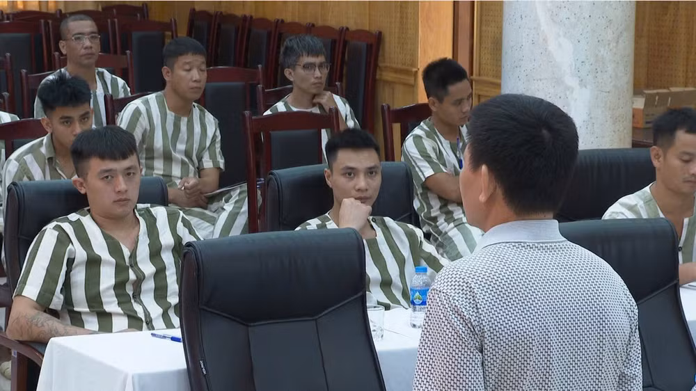 Trại tạm giam số 1 Công an Hà Nội gấp rút chuẩn bị lễ công bố quyết định đặc xá ảnh 1 Trại tạm giam số 1 Công an Hà Nội gấp rút chuẩn bị lễ công bố quyết định đặc xá ảnh 1