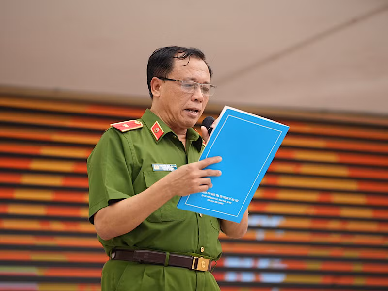Thiếu tướng Nguyễn Đức Thính, Phó Cục trưởng, Trưởng Ban tổ chức cuộc thi phát biểu.