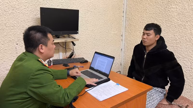 Đối tượng Lê Văn Nhật tại cơ quan Công an.