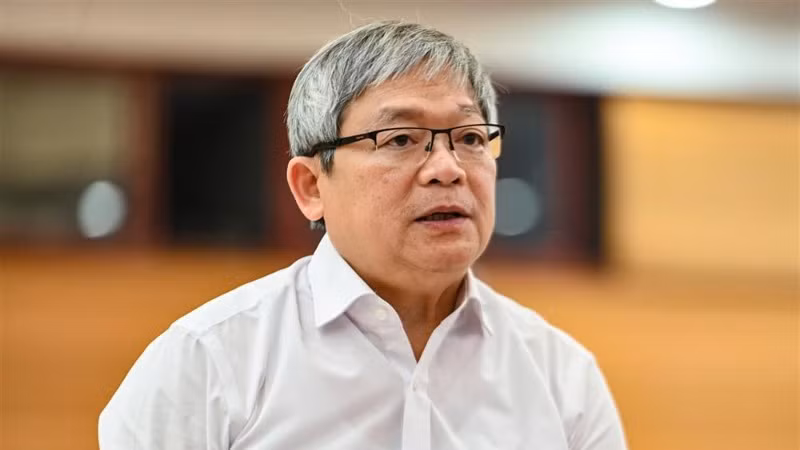 Thiếu tướng Hoàng Anh Tuyên trả lời báo chí tại Họp báo.