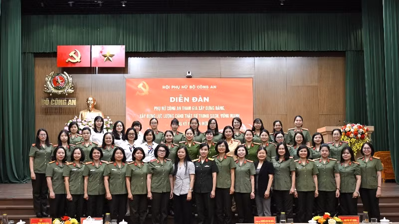 Các đại biểu tham dự diễn đàn tại điểm cầu Bộ Công an. Các đại biểu tham dự diễn đàn tại điểm cầu Bộ Công an.